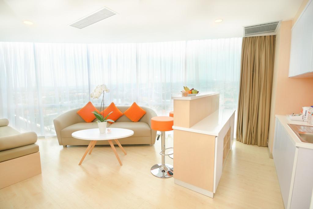 해리스 호텔 센트라랜드 세마랑 외부 사진